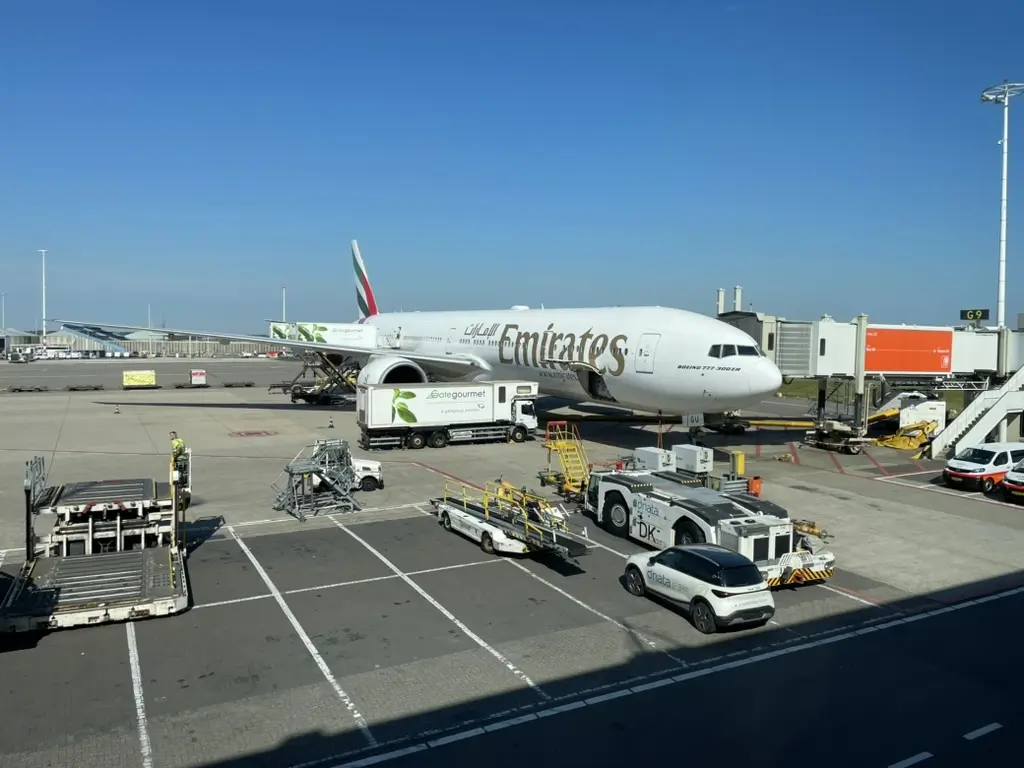 Emirates 777-300 Business Class – Worth it?