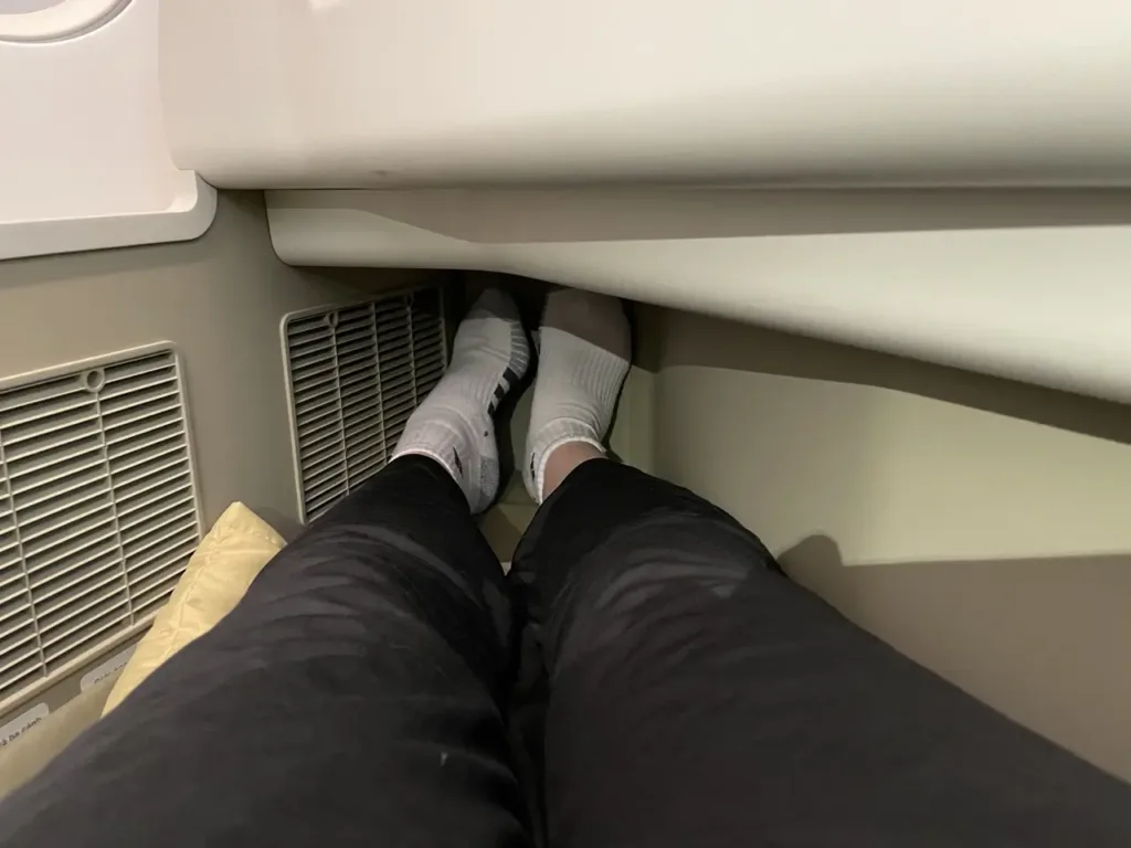 Footwell BC seats Vietnam Airlines