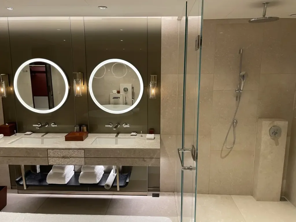 Bathroom Grand Hyatt Jeju suite