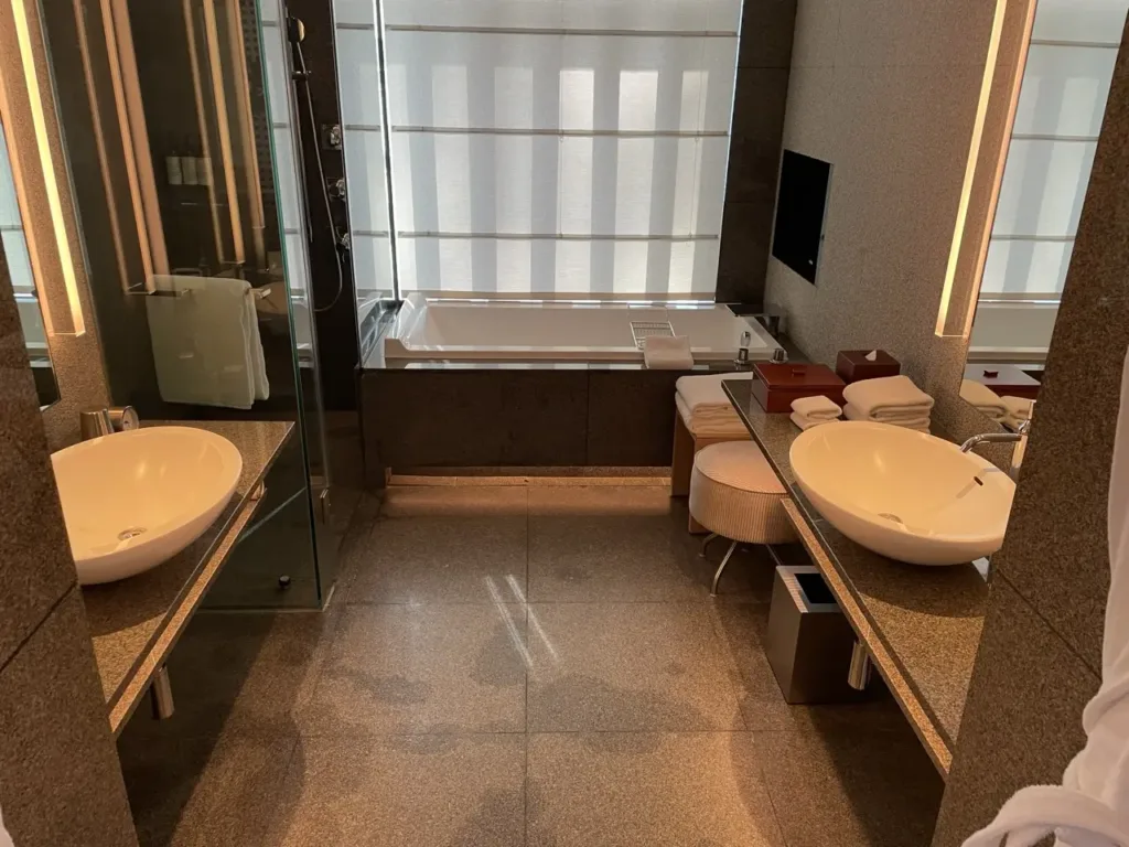 Bathroom Park Hyatt Busan Suite