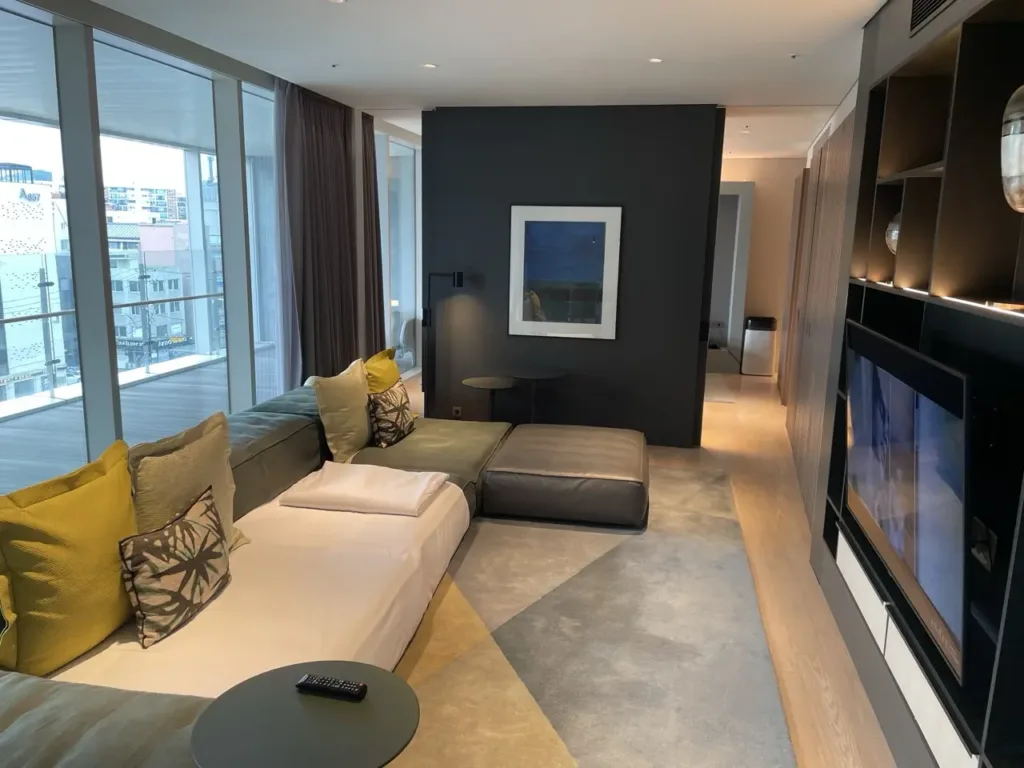 Andaz Gangnam Large Suite
