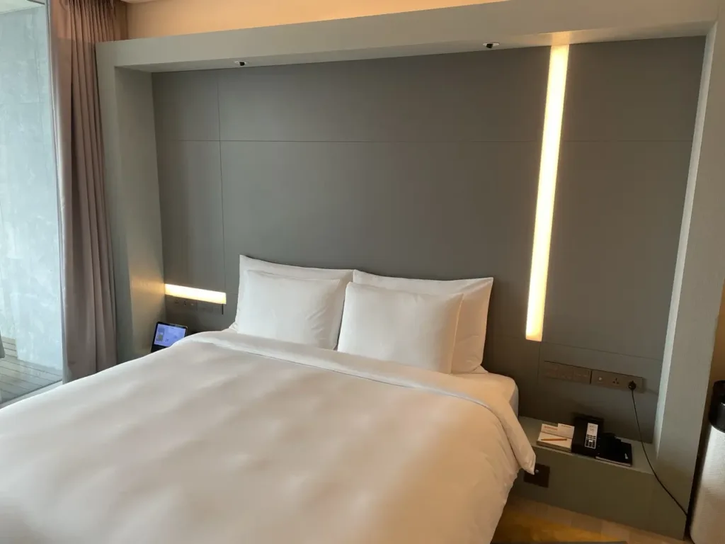 Andaz Gangnam Large Suite Bedroom