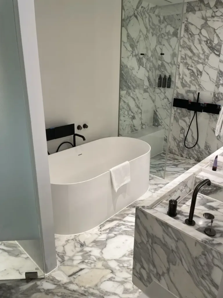Andaz Gangnam Large Suite Bathroom