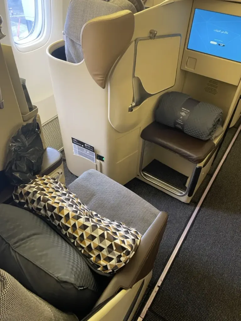 Etihad B777-300 Business Class Seats