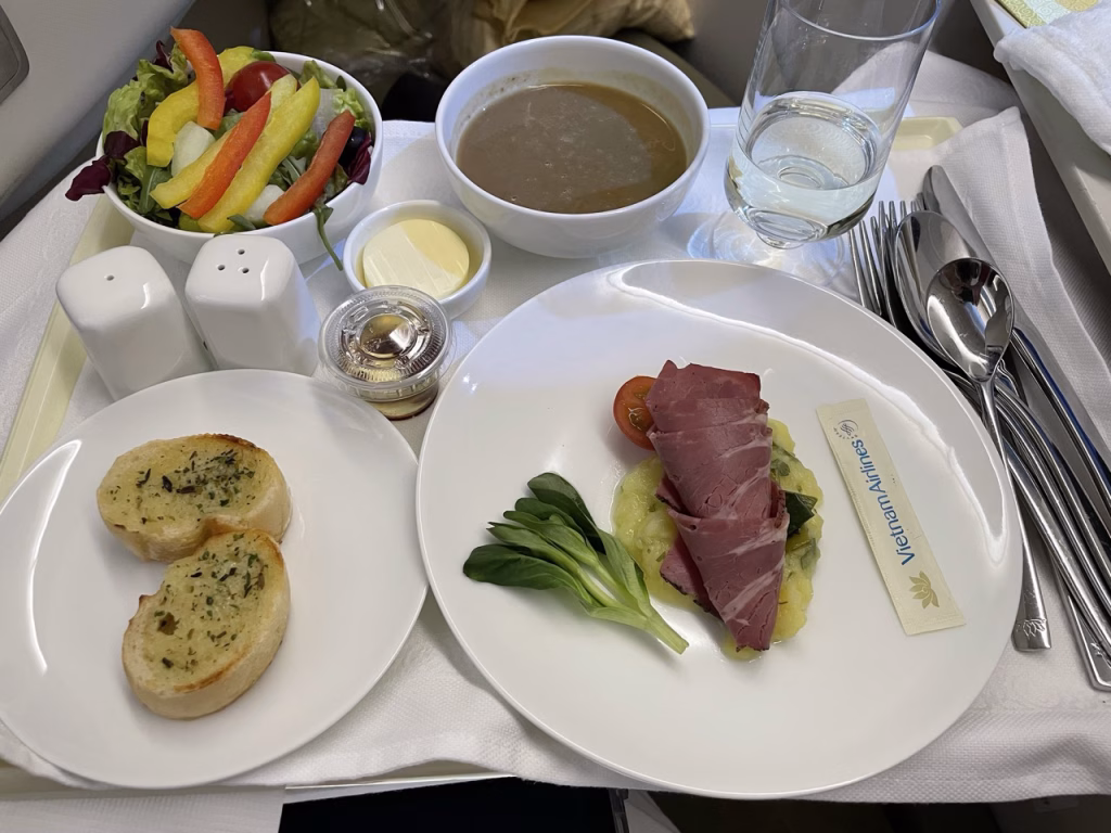 Vietnam Airlines Business Class appetizer 