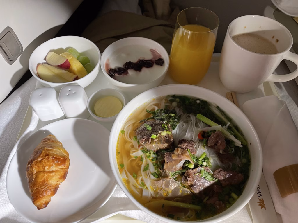 Vietnam Airlines business class Pho Bo
