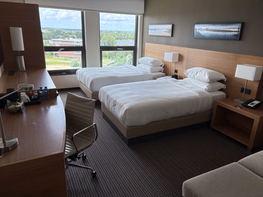 Twin Room Hyatt Place Amsterdam Airport
