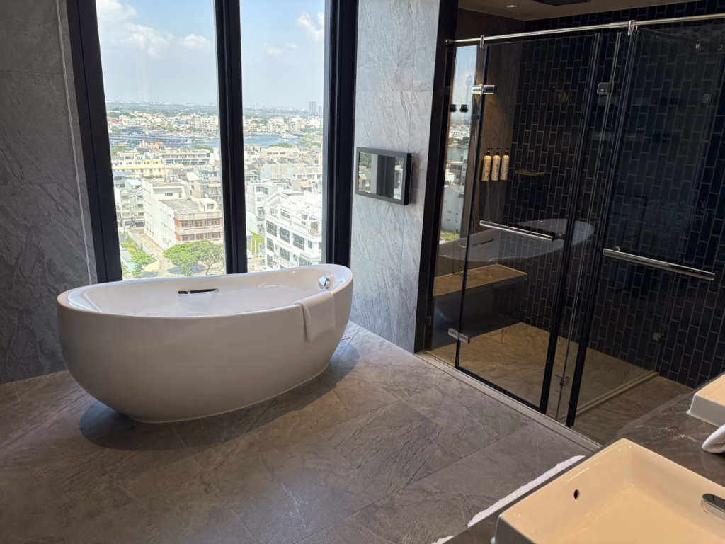 Bathroom suite Aloft Tainan