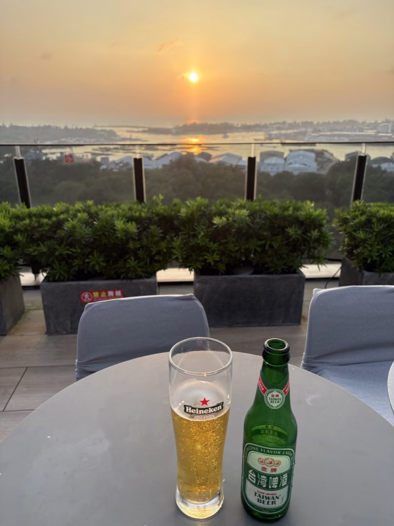 Rooftop Bar Aloft Tainan